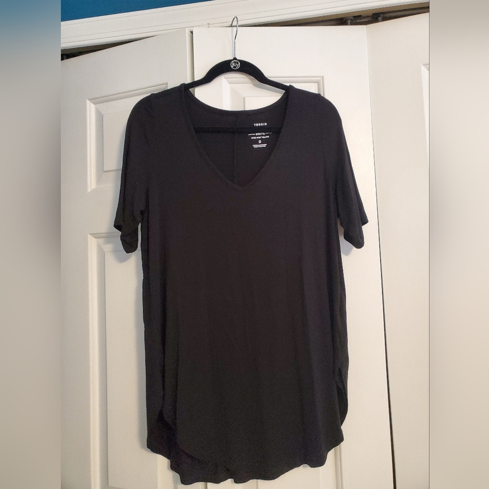 Super soft knit tee - black (Torrid 0)
